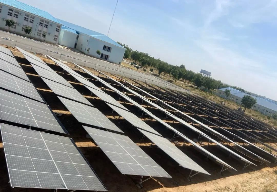 5 Red Flags to Avoid When Hiring a Solar Installer in Nigeria (How to Spot Scams & Save ₦1.5M+)